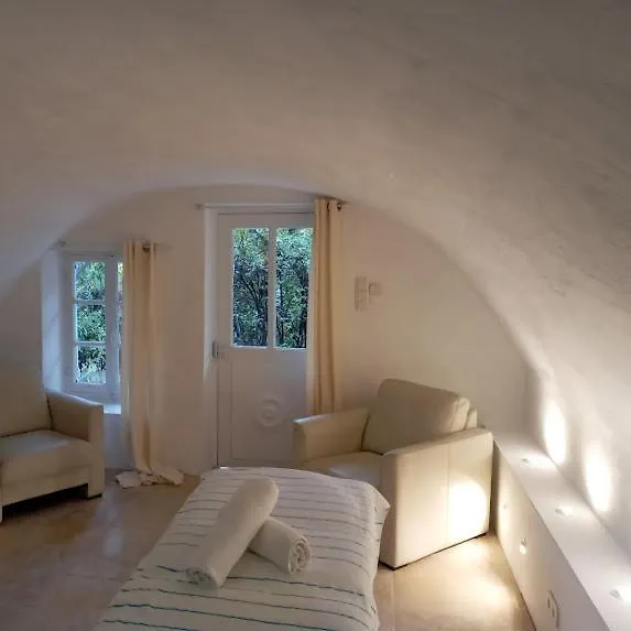 La Viste Spa & Wellness Resort: Year-Round Heated Pool Near City Centre Nyons Bed & Breakfast
